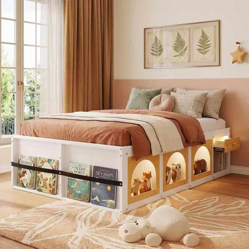 Letto a Piattaforma con Libreria sulla Pediera, Mobiletto a LED e Cassetto Contenitore – Rosa/Bianco o Bianco/Naturale – Matrimoniale/Queen – 1 Persona