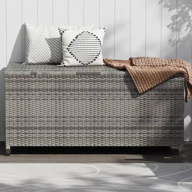 Cassapanca Contenitore da Esterno in Rattan Marrone/Grigio con Ruote – 125 o 185 Galloni, Spostabile da 1 Persona
