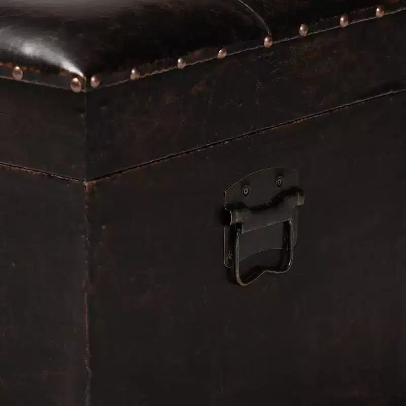 Poggiapiedi contenitore trapuntato in similpelle marrone scuro con gambe in rovere, 1 posto